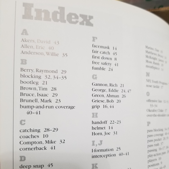 NFL Play Football! A Guide For Young Players from the NFL hardcover book - Picture 5 of 6